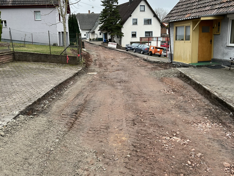 Straßenbelag im Haldenweg wurde abgetragen